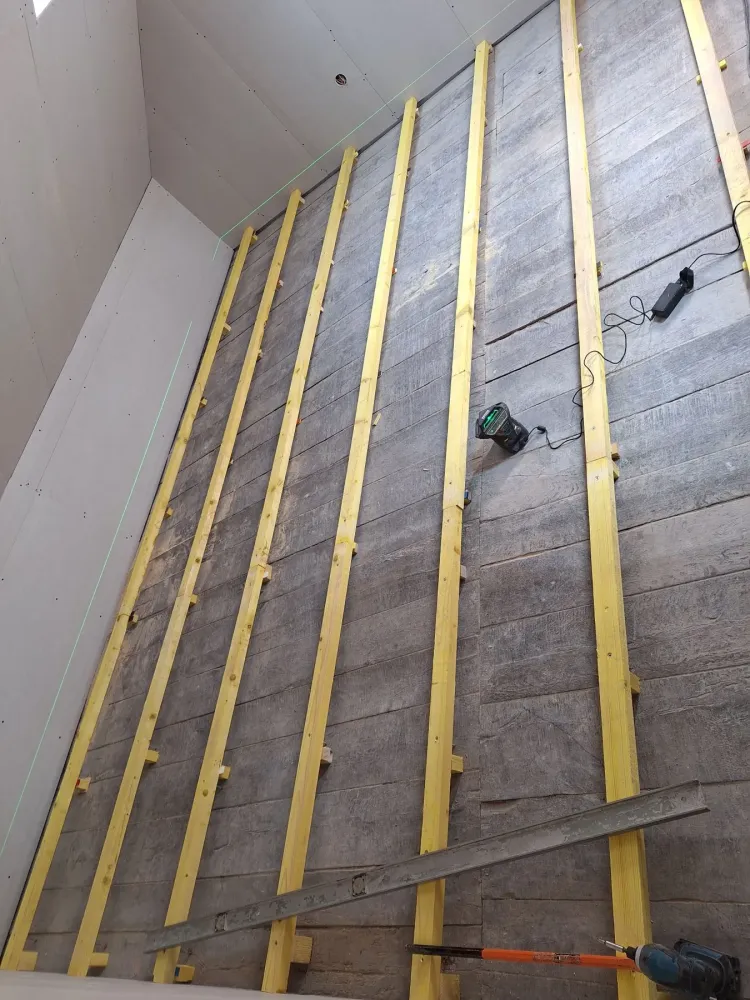 RECALAGE PLANCHER EN CHEVRON