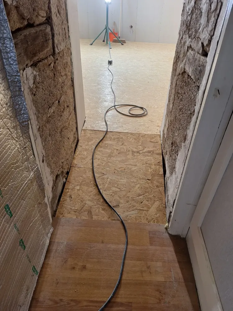 RECALAGE PLANCHER EN CHEVRON